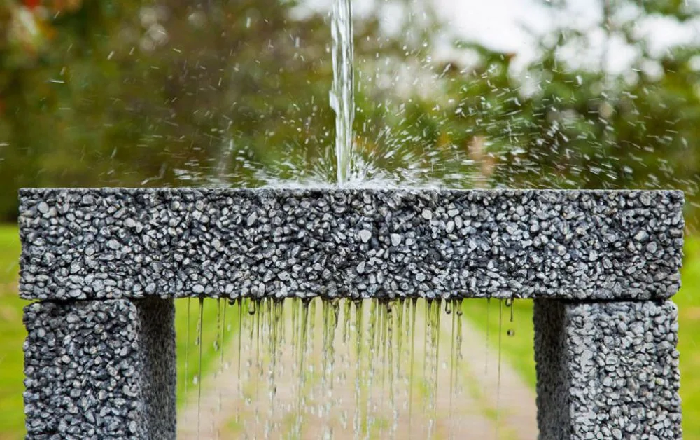 Detail propustné struktury drenážního betonu s propojenými póry