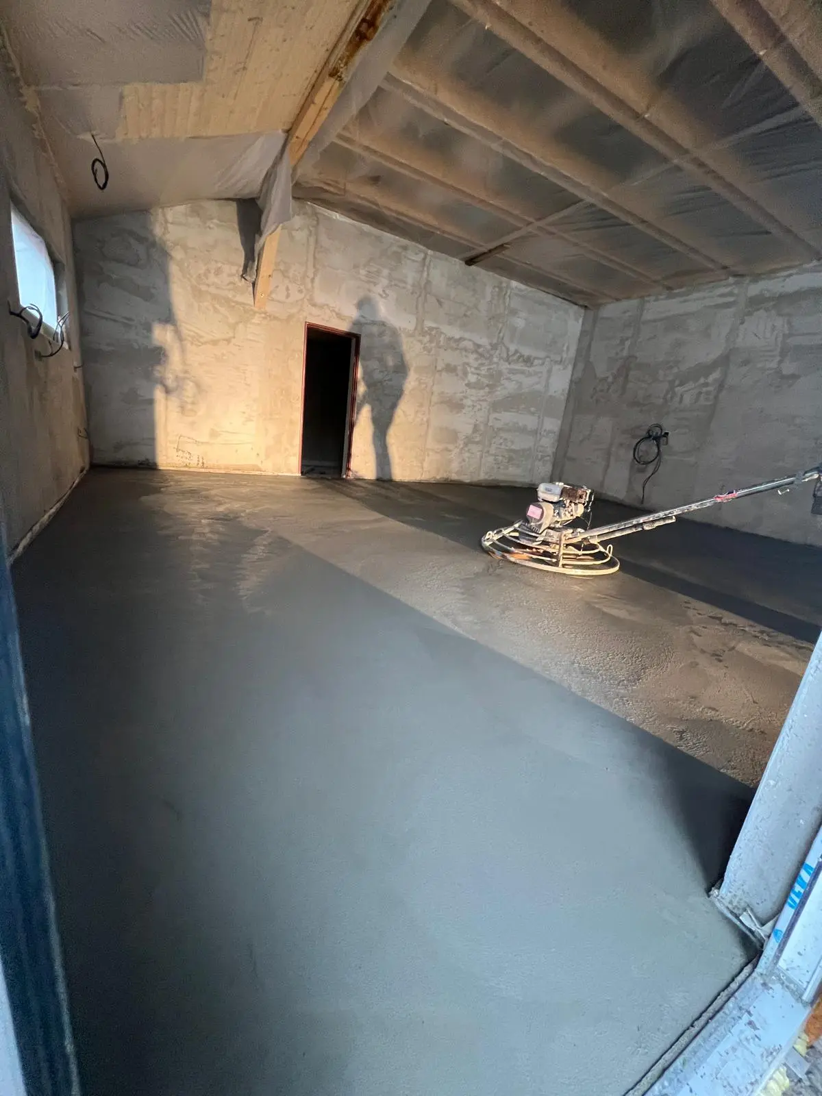 Leštěný beton v procesu Rožnov pod Radhoštěm