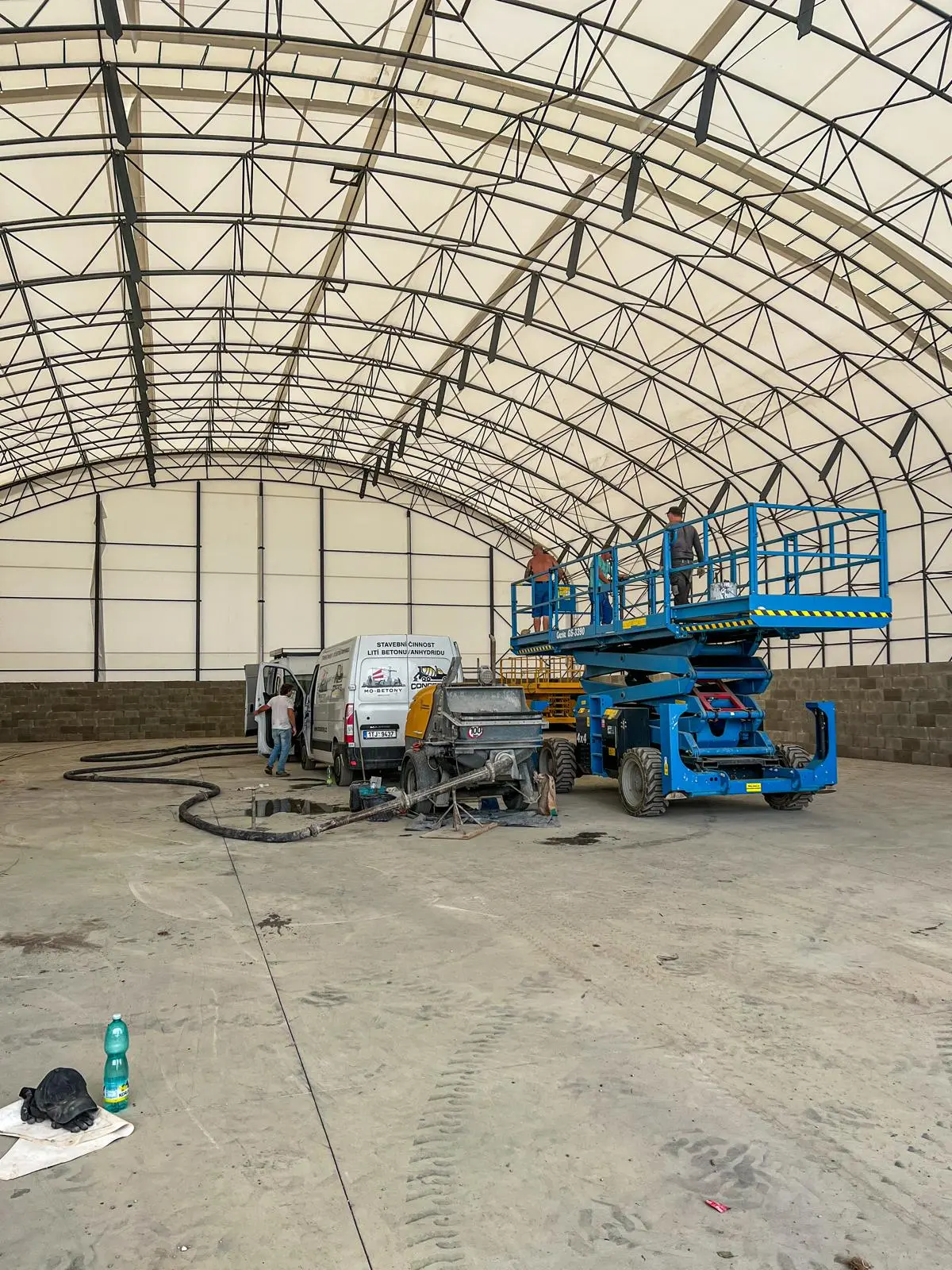 Opěrná stěna v montované hale Kroměříž