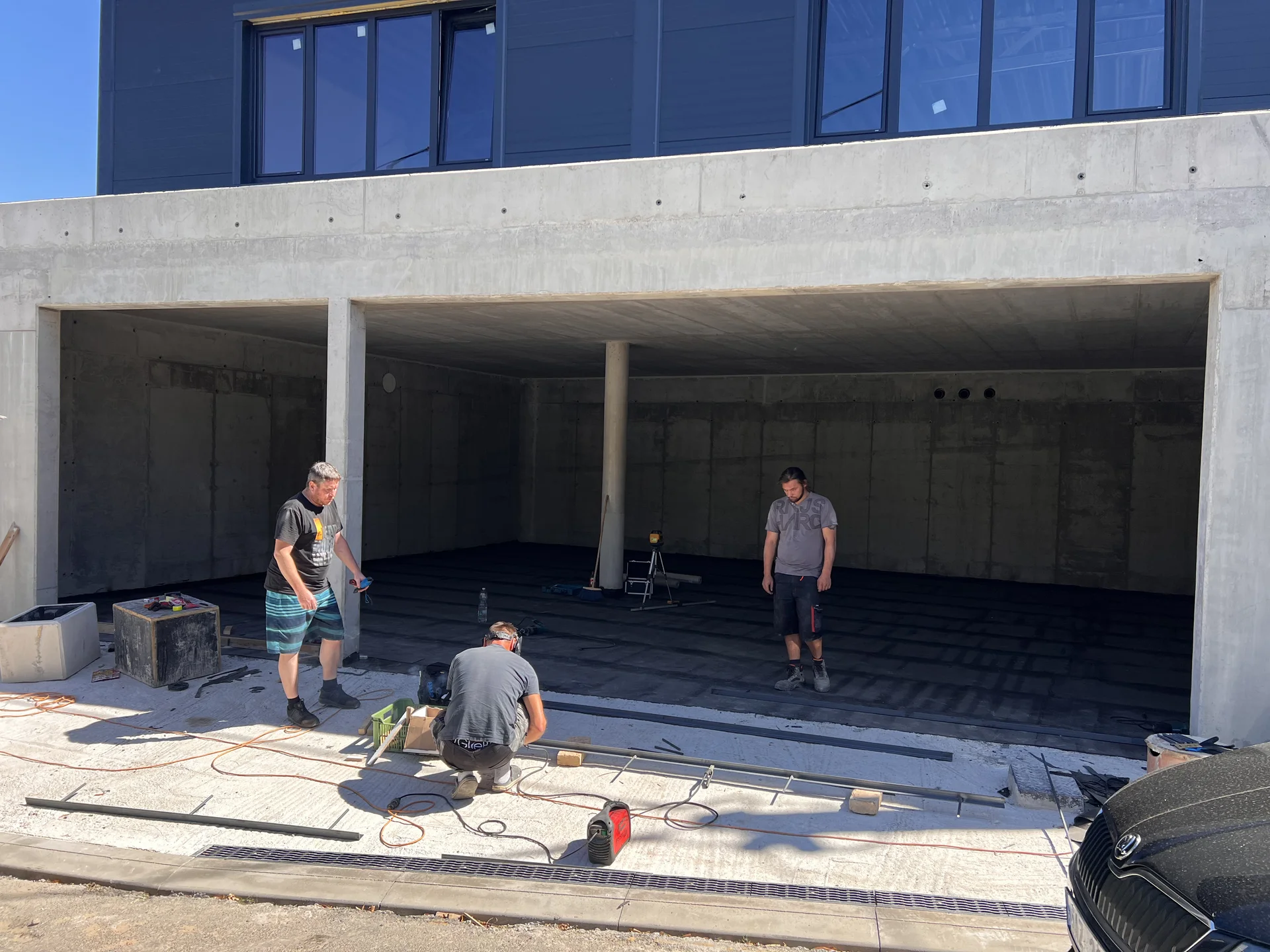 Příprava podkladu ve spodním patře – leštěný beton se vsypem, dílna stolařství Zlín 260 m²